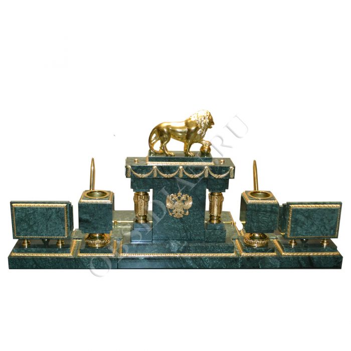 Настольный набор из  зеленого мрамора с бронзовым львом "Царский 5-3"