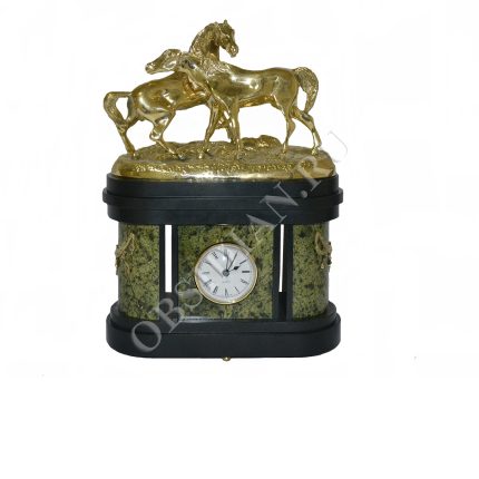 Каминные часы из змеевика и бронзы "Кони на воле" Ч-32